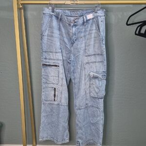 Arizona Jean Company Light Wash Cargo Pants with Utility Pockets